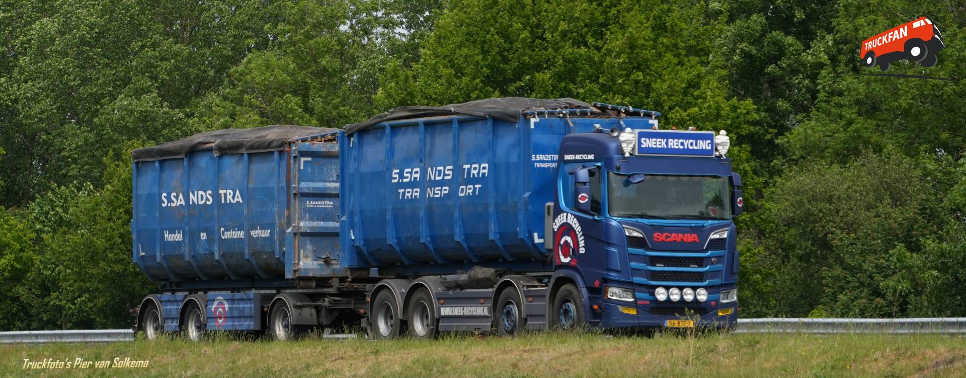 Scania R530 vrachtwagen van Sneek Recycling