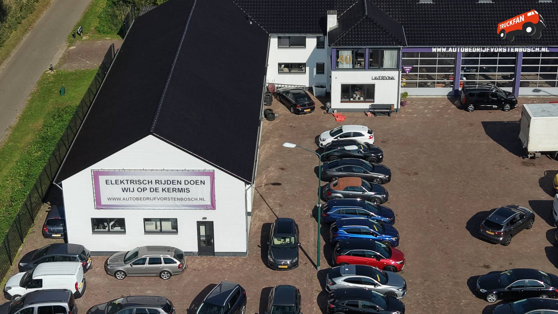 Humoristisch bord langs snelweg N279