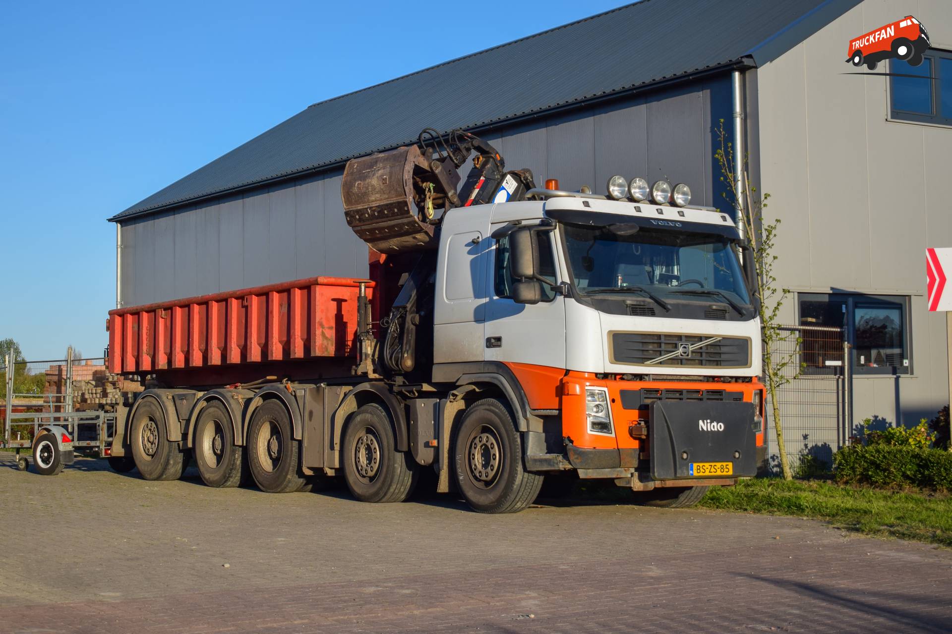 Volvo FM400 Truck in Industriegebied