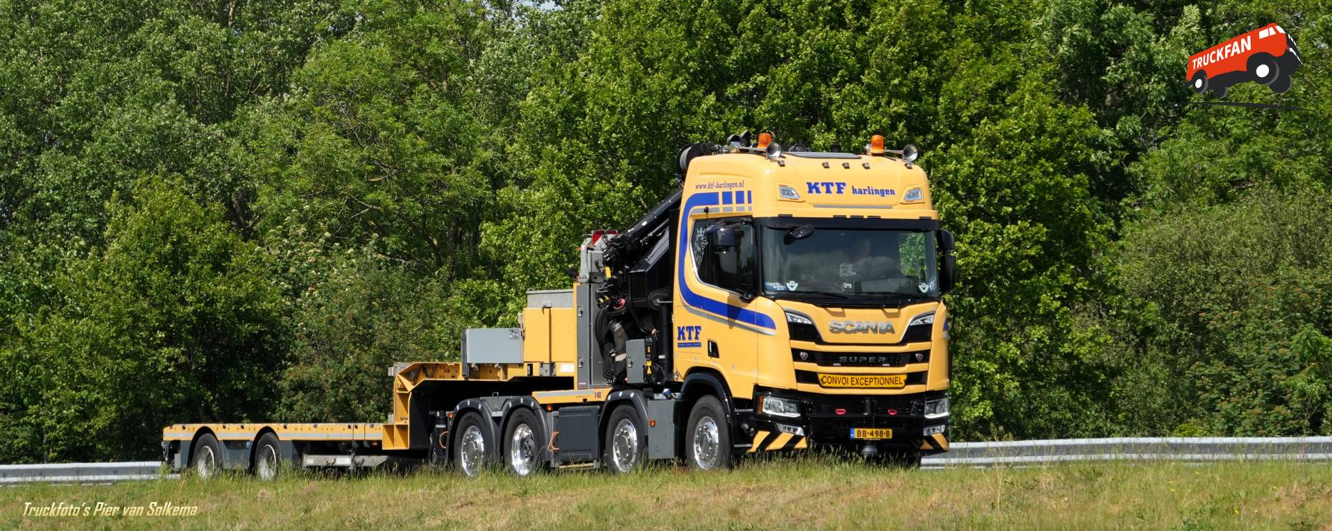 Scania 590R vrachtwagen bij A7 Sneek
