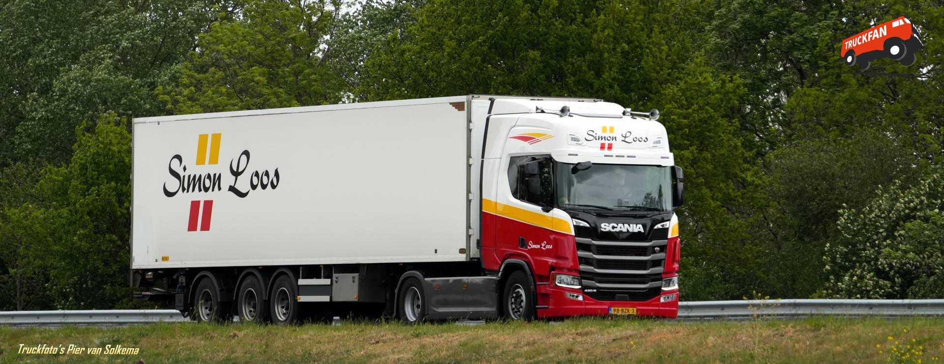Scania 420R truck bij Simon Loos