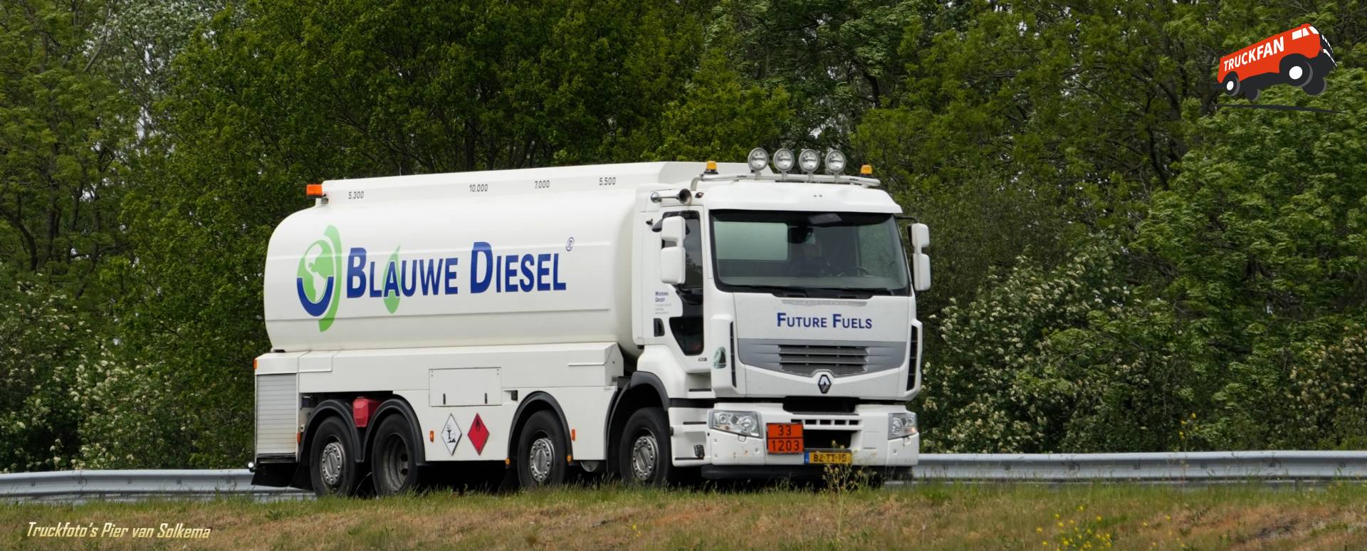 Renault Premium tanktransport op A7 Sneek
