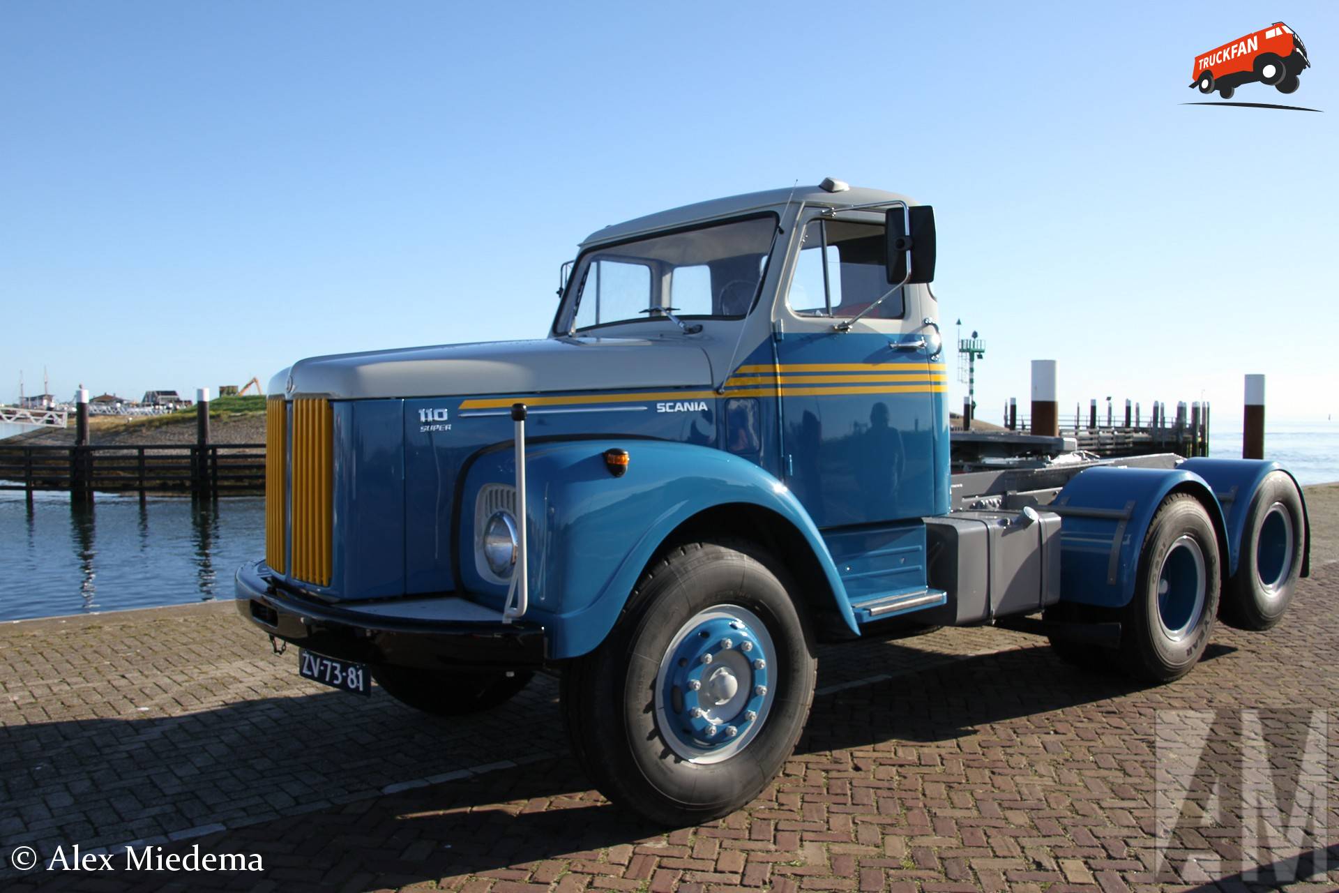 Restored Scania LS110 Super in haven Oudeschild