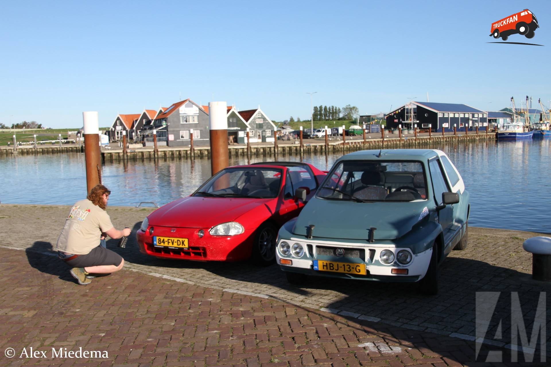Mega Tjaffer en Honda CRX in haven Oudeschild