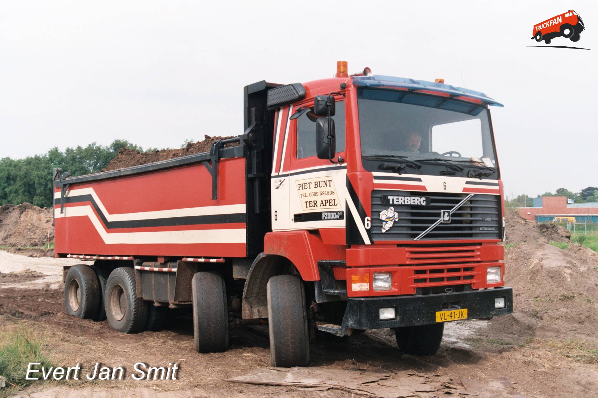 Terberg F2000 kipper bij bouwplaats