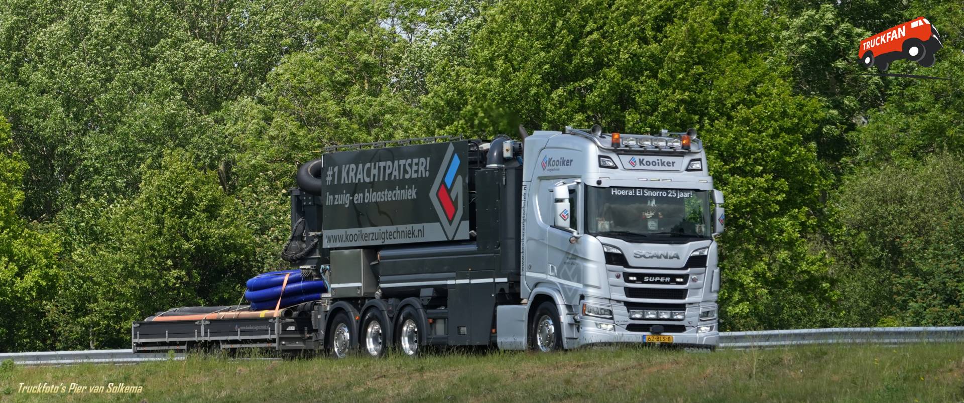 Scania R730 vrachtwagen bij A7 Sneek