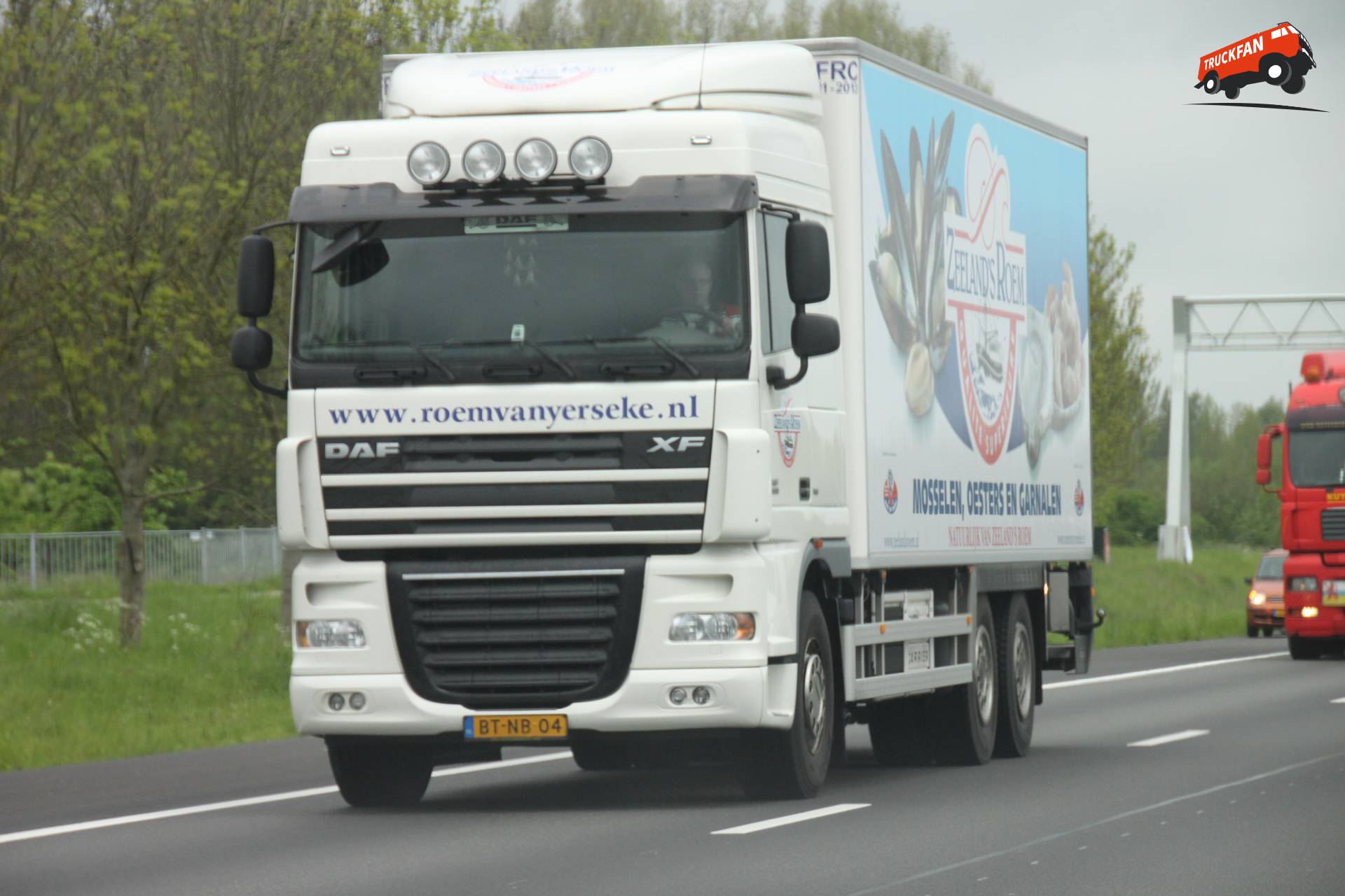 DAF XF105 vrachtwagen op 4 mei 2012