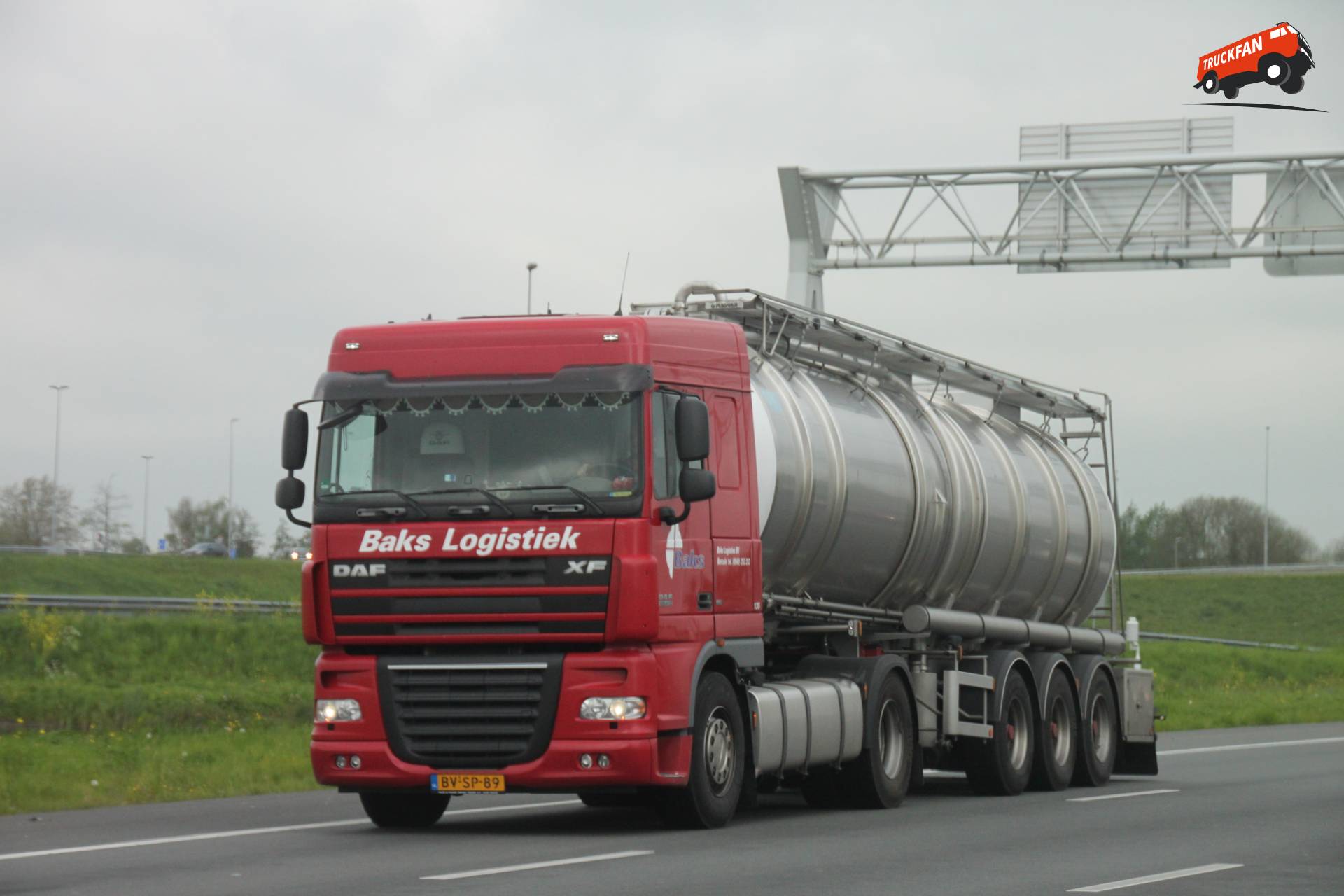 DAF XF105 vrachtwagen van Baks Borculo B.V.