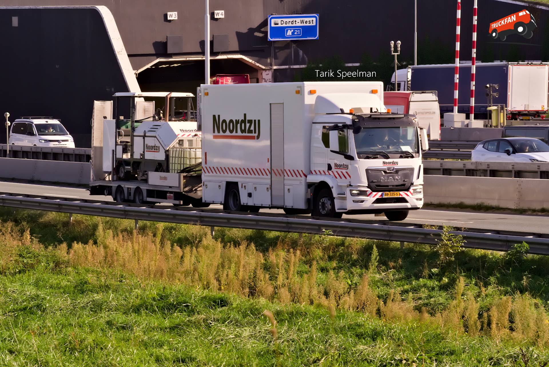 MAN TGS 3rd Gen vrachtwagen met kenteken BB-325-S