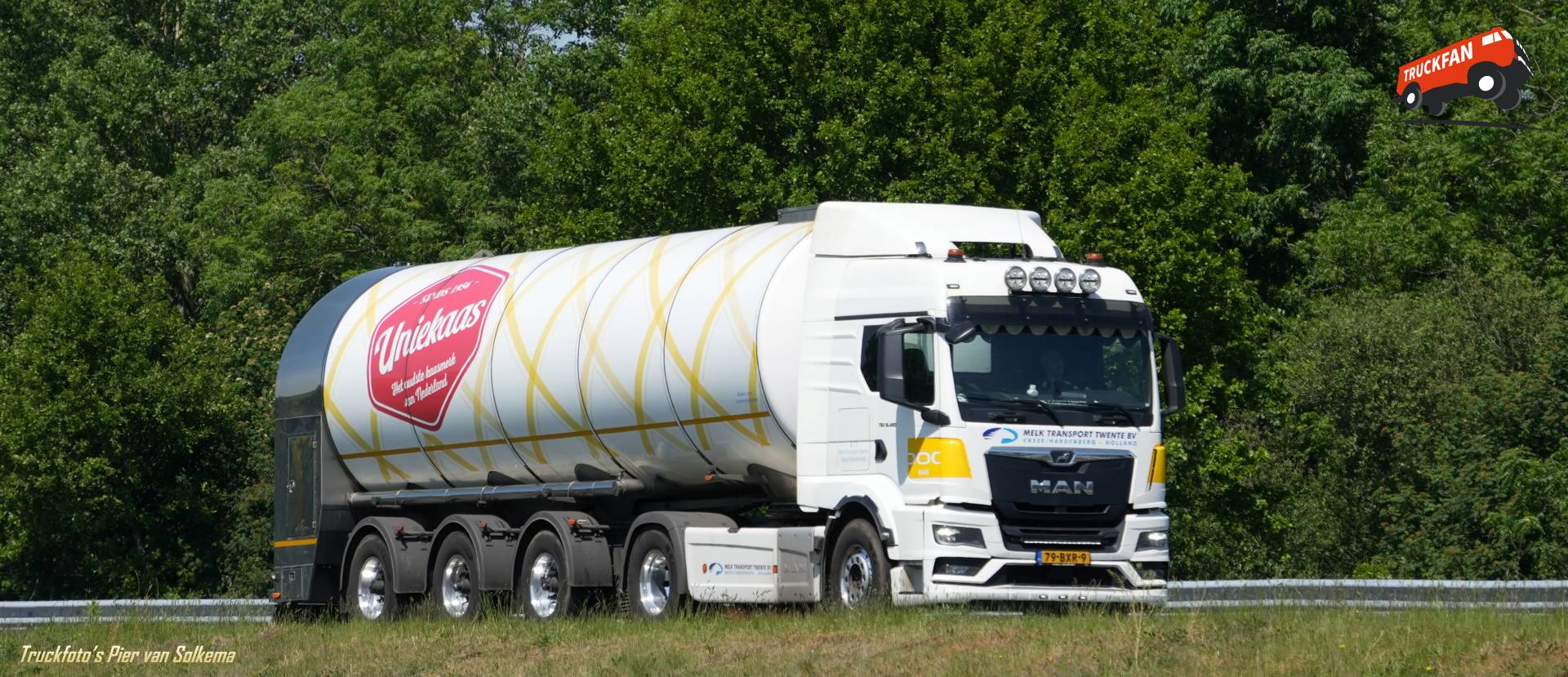 MAN TGS vrachtwagen bij A7 Sneek