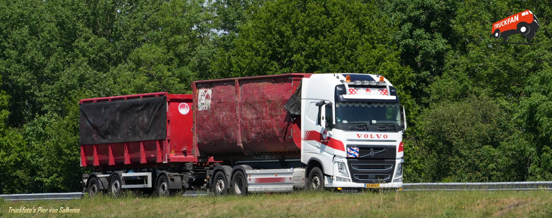 Volvo FH4 vrachtwagen bij A7 Sneek