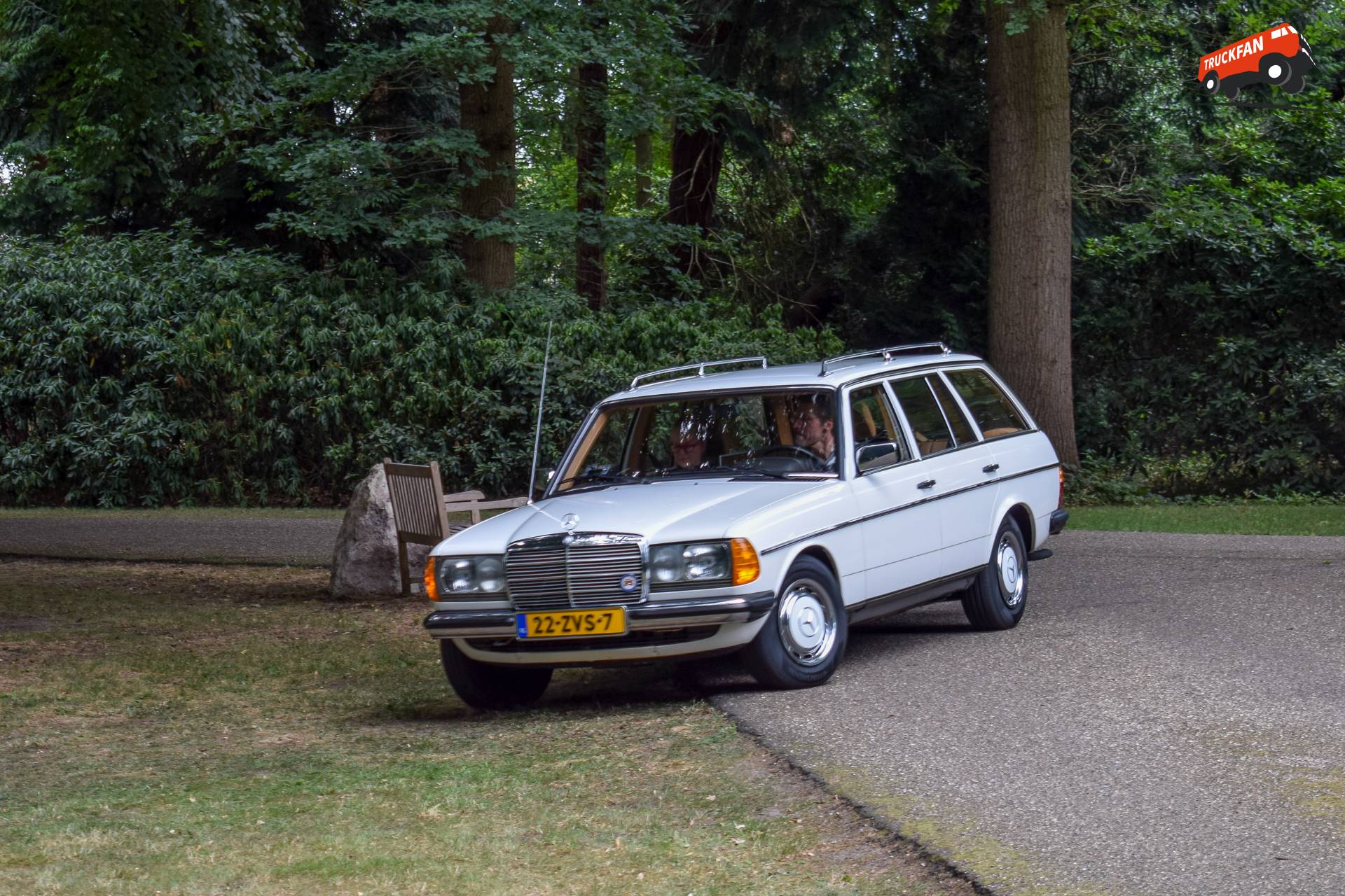 Mercedes Benz W123 240TD