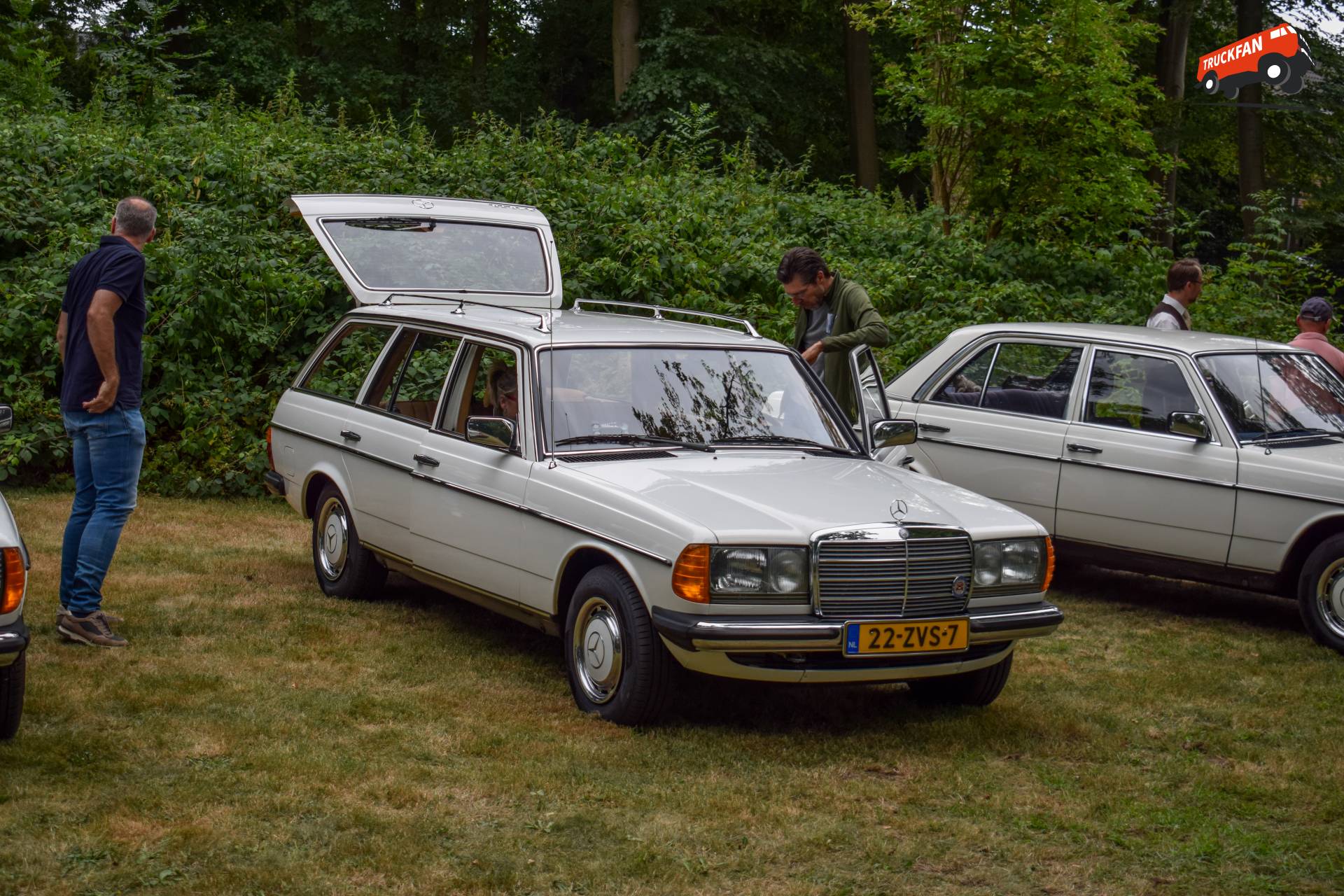 Mercedes Benz W123 240TD