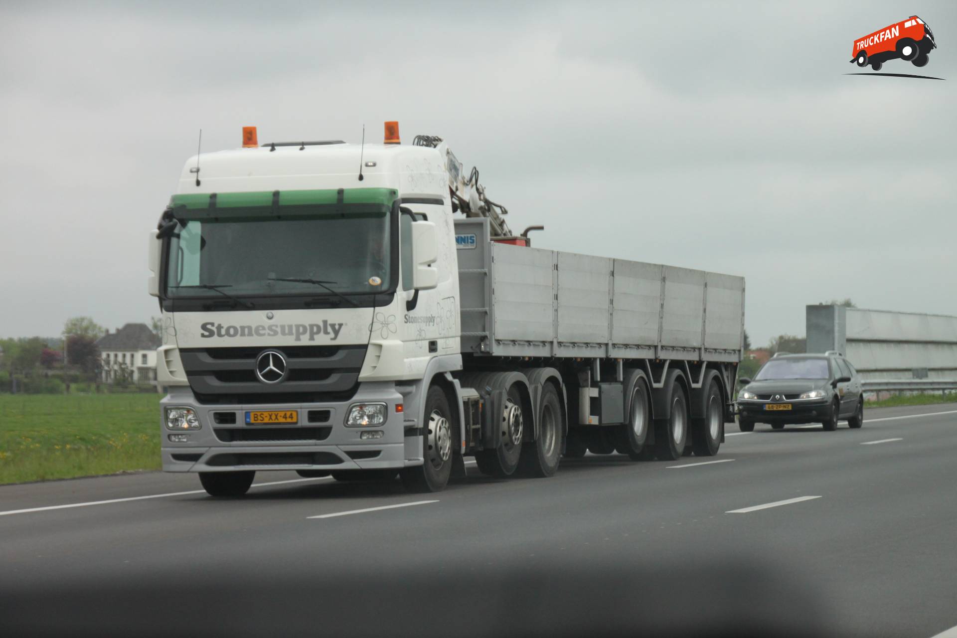 Mercedes-Benz Actros truck