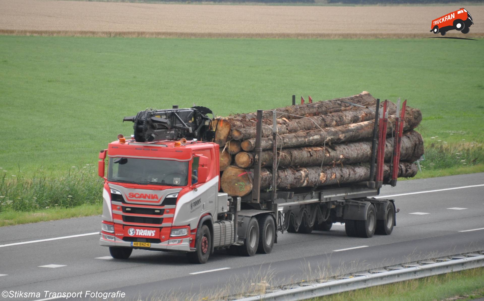 Scania R550 vrachtwagen van S-Trans
