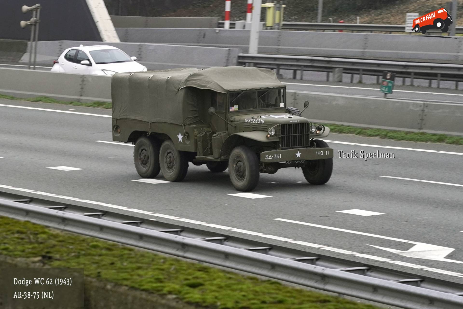 Dodge WC 62 legerwagen met kenteken AR-38-75