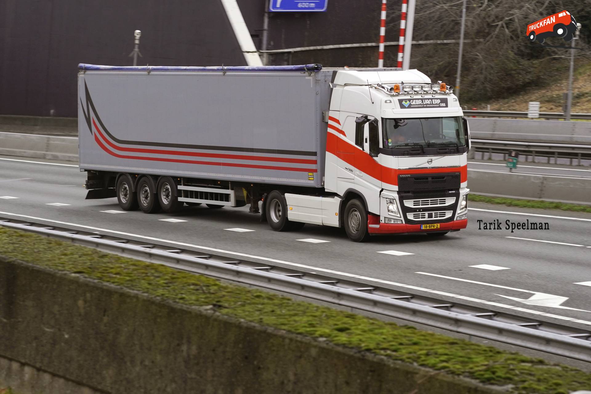 Volvo FH 4th Gen truck with license 18-BPR-2