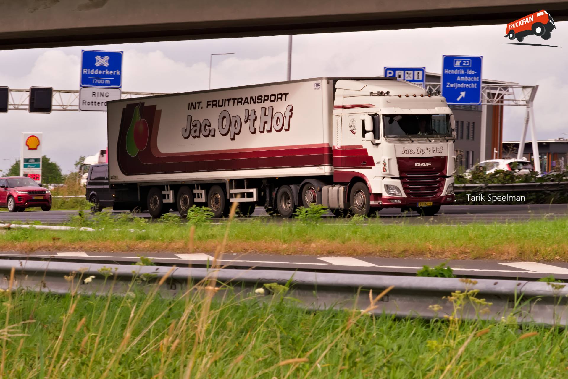 DAF XF Euro 6 vrachtwagen met kenteken 33-BGP-7