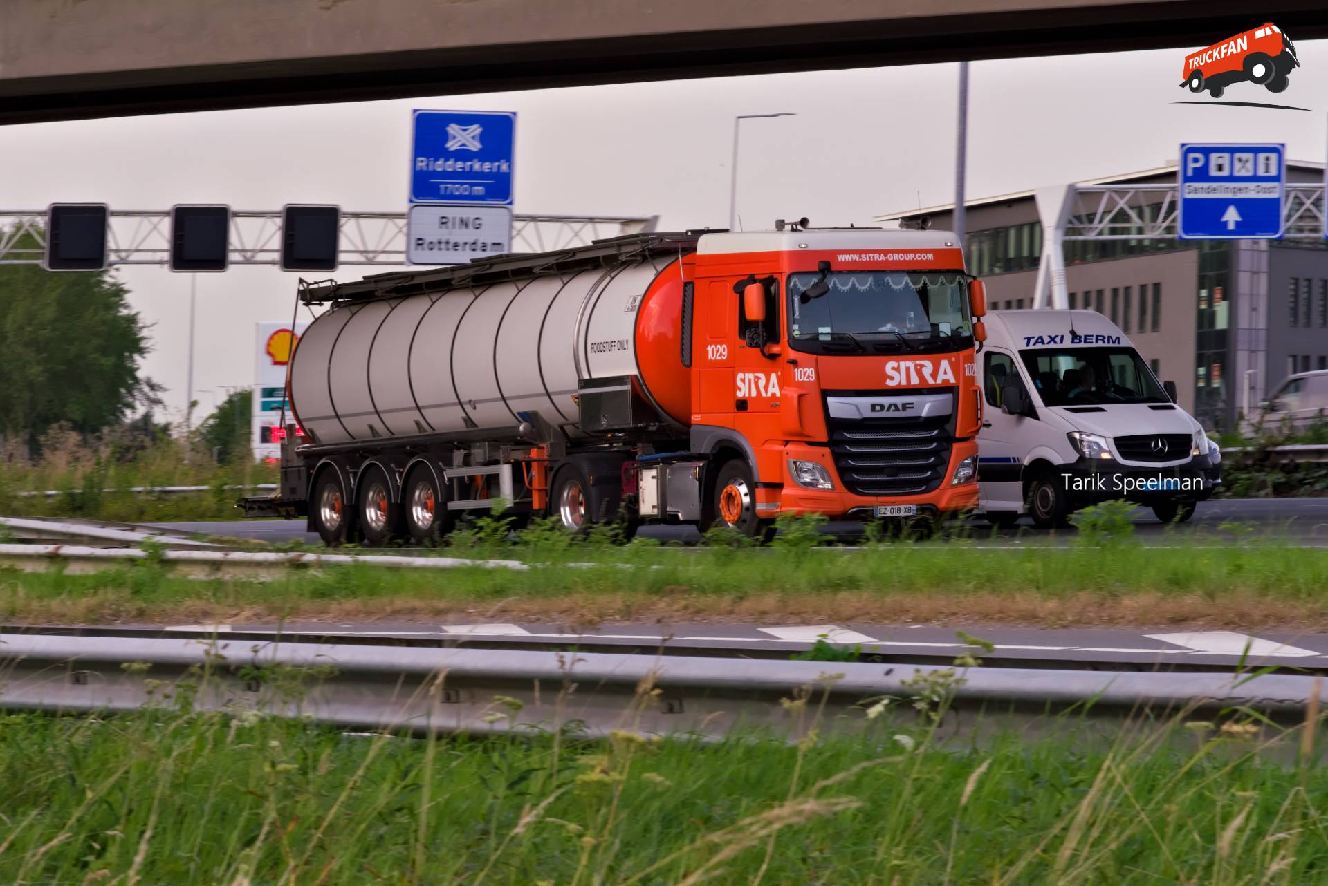 1029, DAF XF Euro 6 Tanktransport op A16