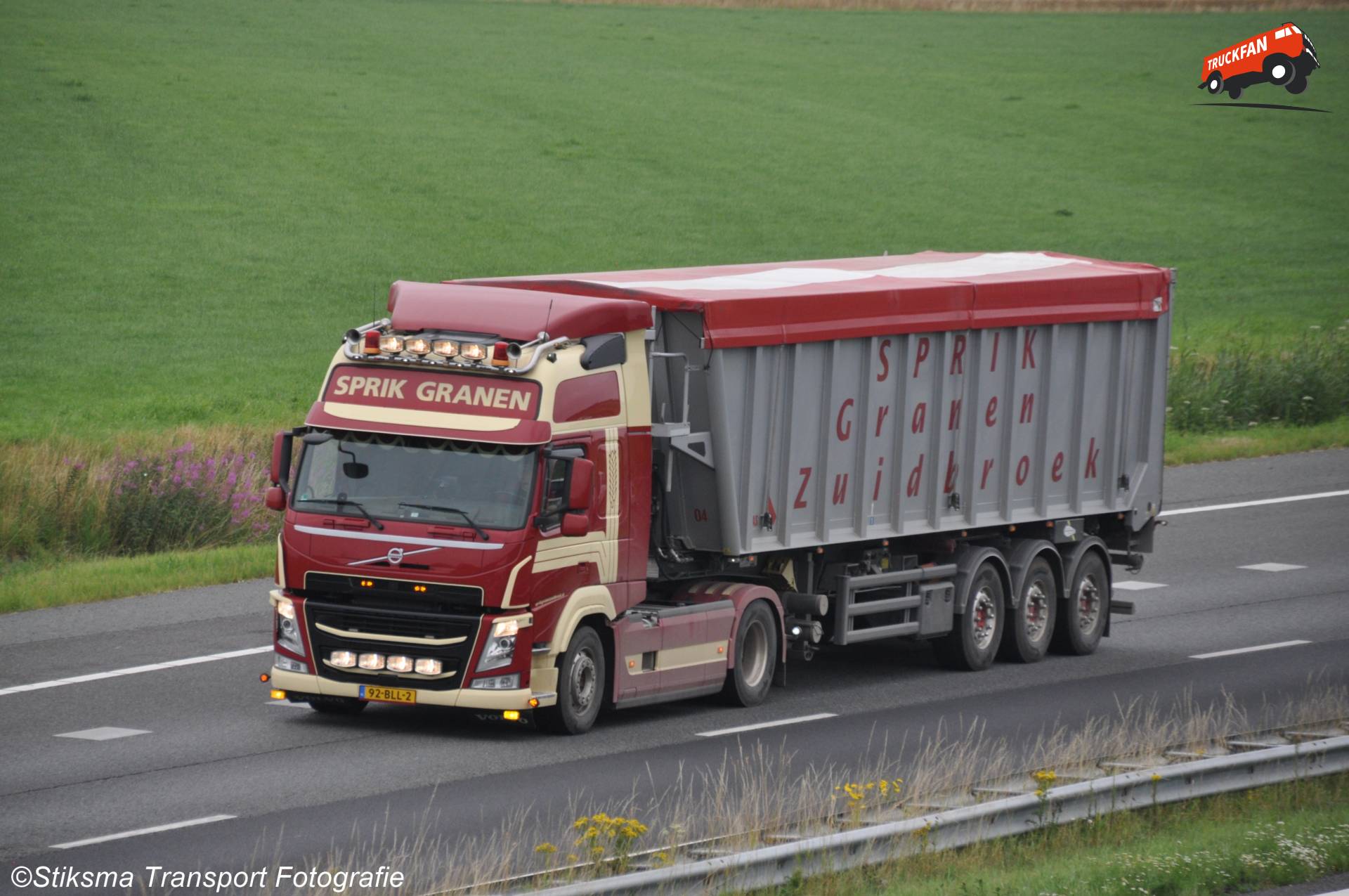 Volvo FM 3rd Generation Bulk Transport Truck