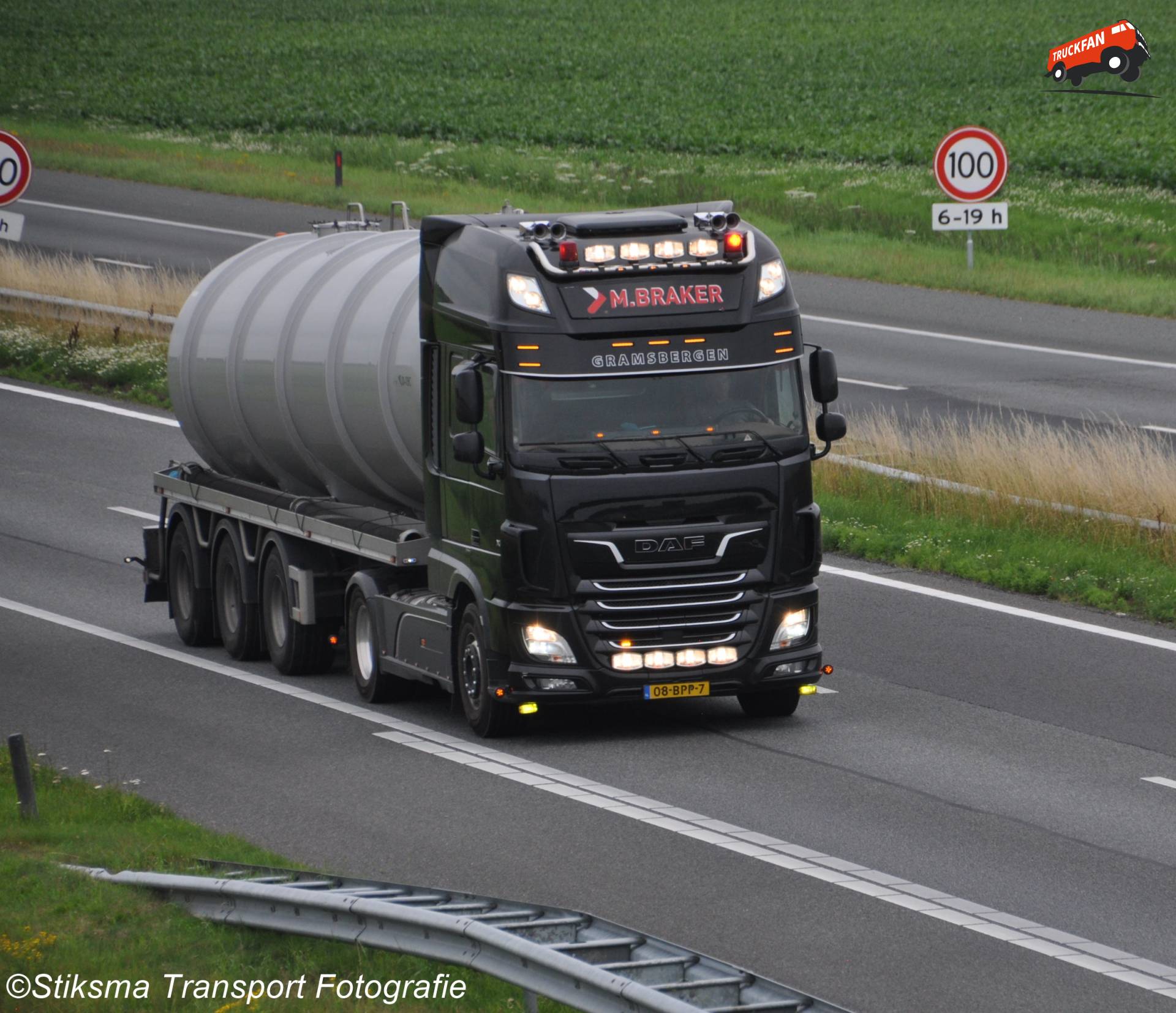 DAF XF Euro 6 vrachtwagen van M Braker Transport