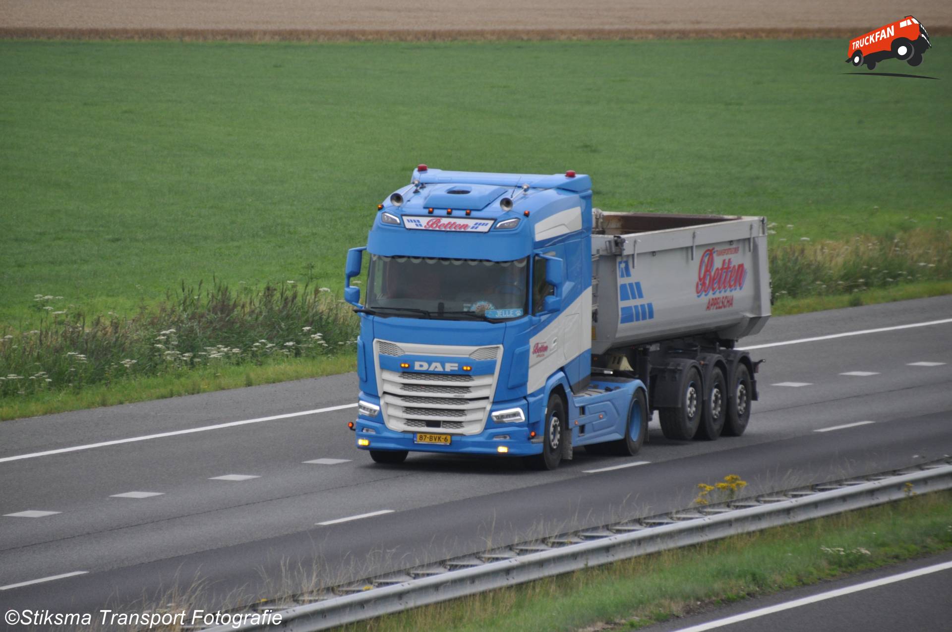 DAF XG kipper transporttruck