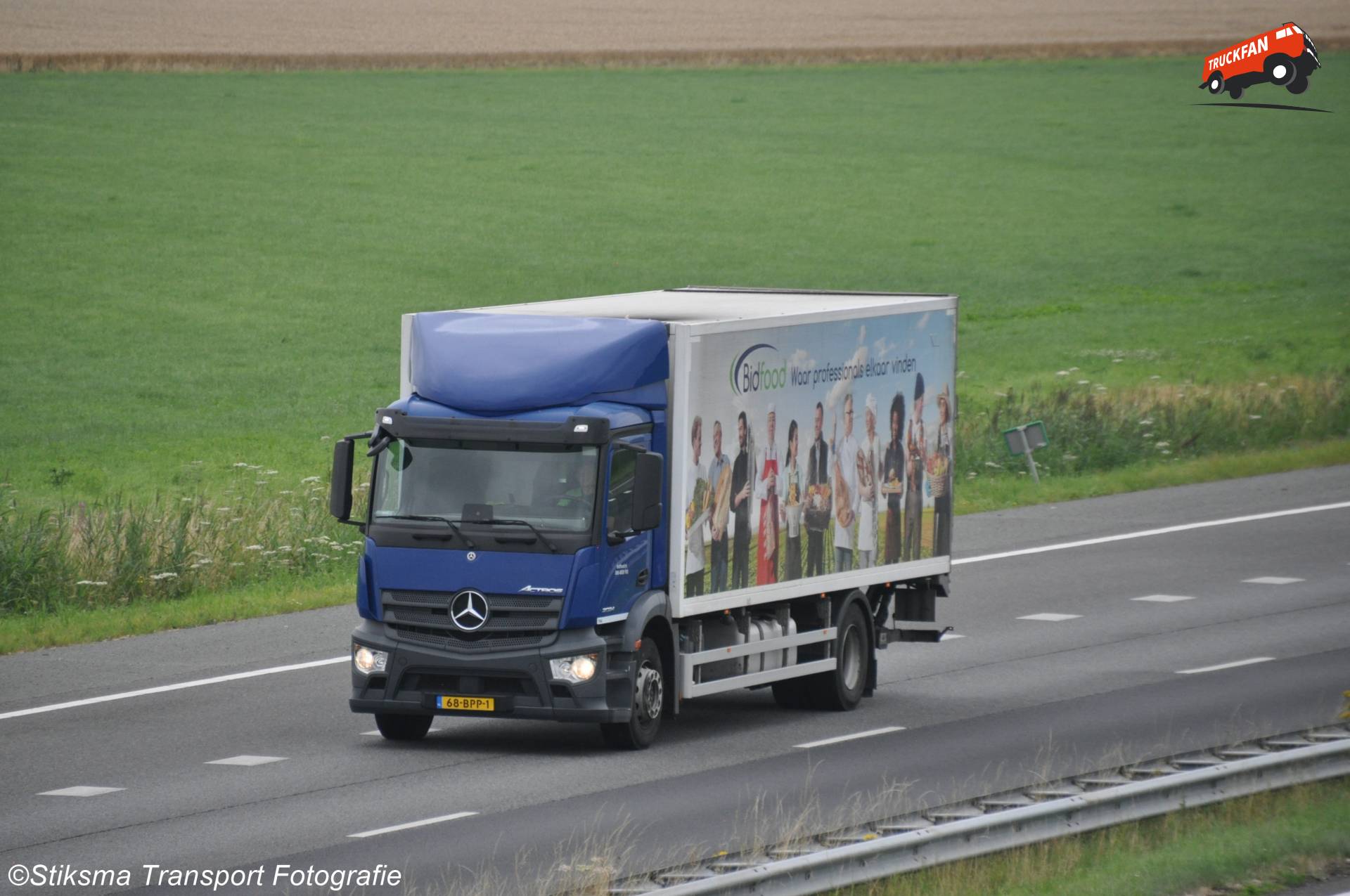 Mercedes-Benz Actros vrachtwagen van Bidfood