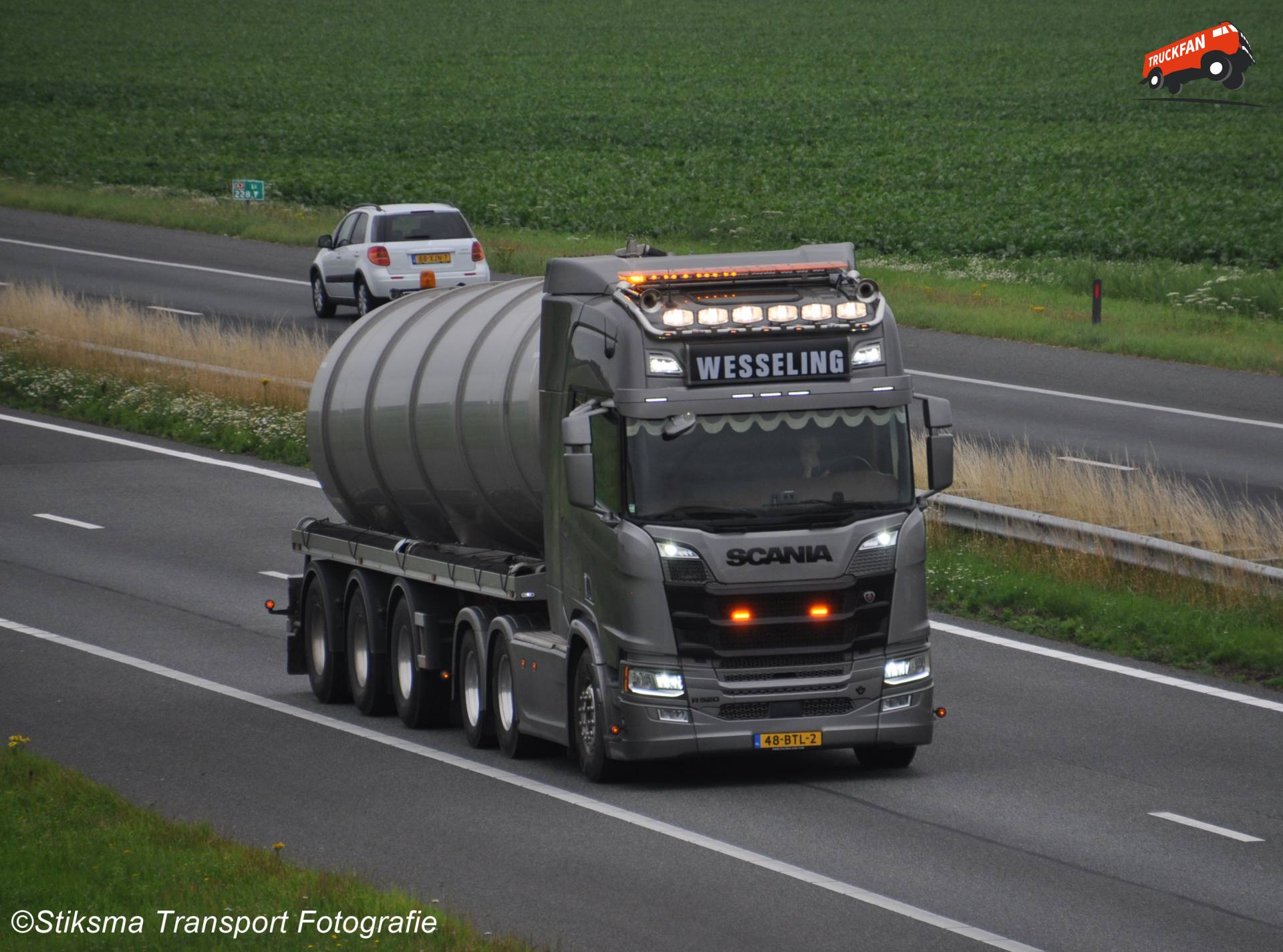 Scania R520 vrachtwagen van Wesseling