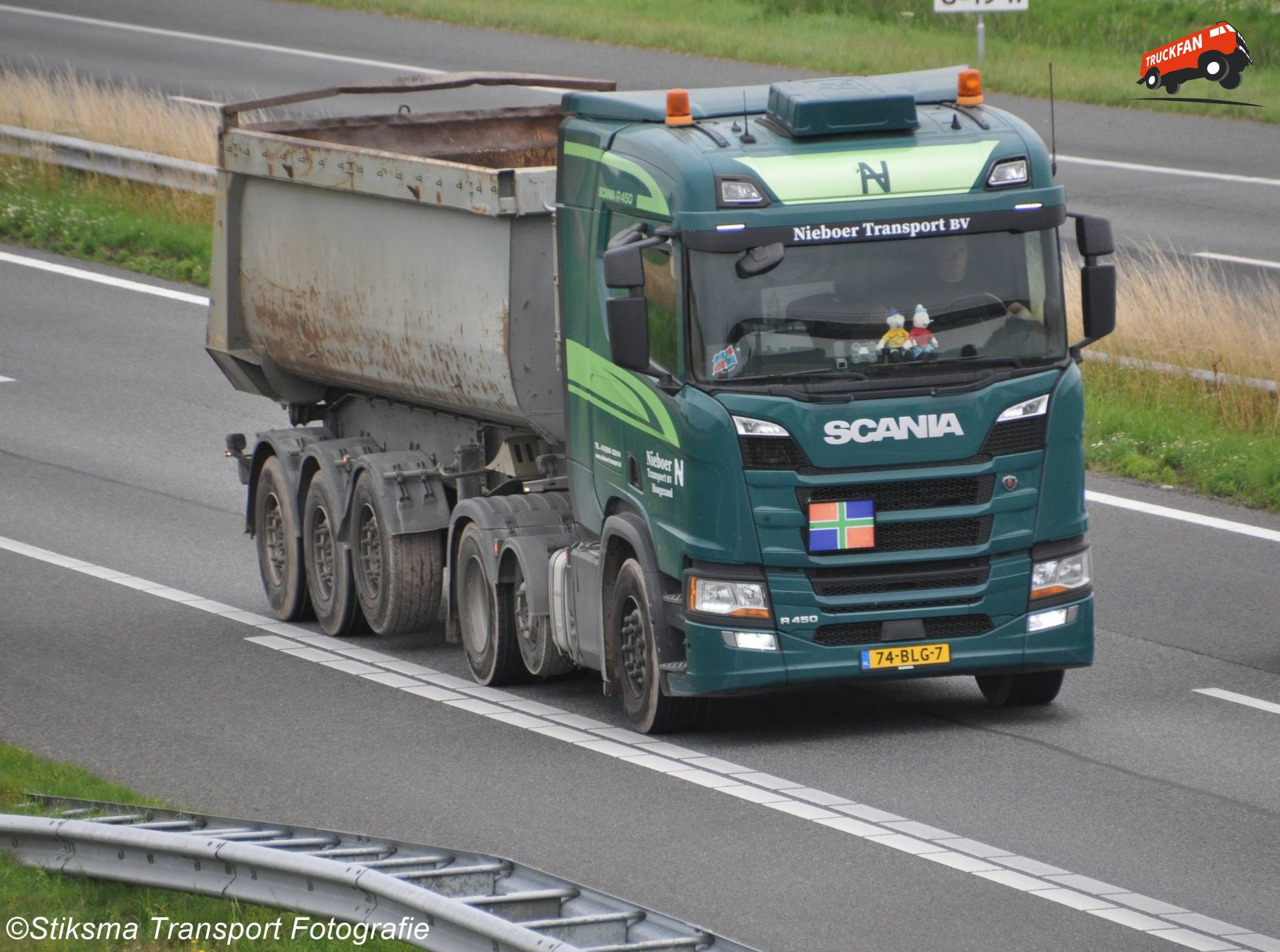 Scania R450 vrachtwagen van Nieboer Transport bv