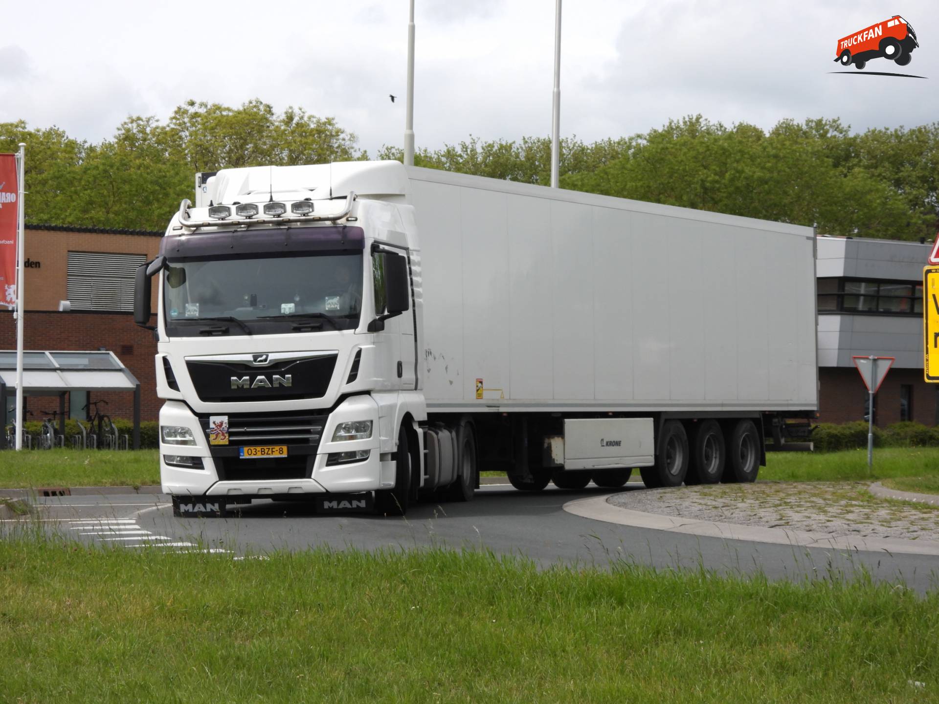 MAN TGX 18.470 4x2 BL SA van 2020 met import uit Bulgarije in 2024.