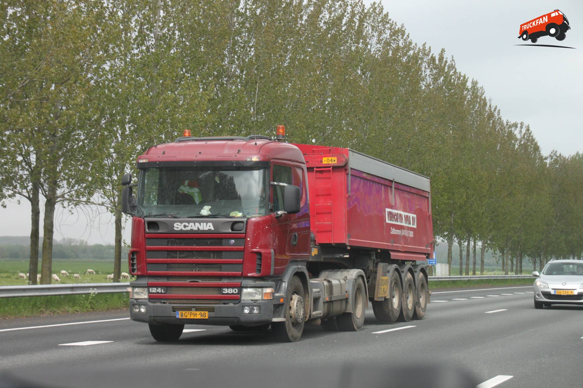 Scania 124 truck owned by Verhoeven Infra