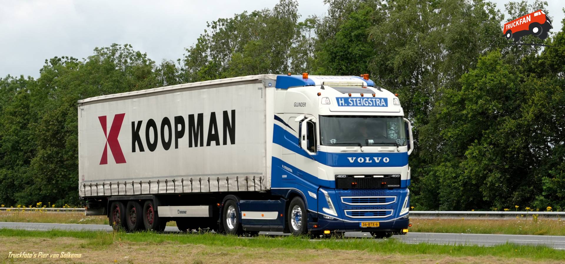 Volvo FH5 vrachtwagen van Steigstra op A7 Drachten