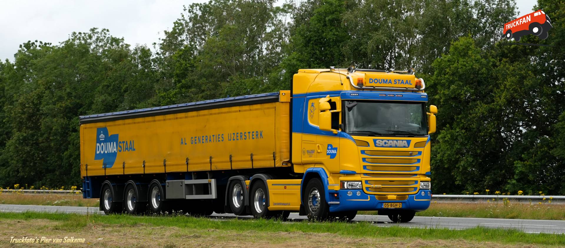 Scania R410 vrachtwagen bij A7 Drachten