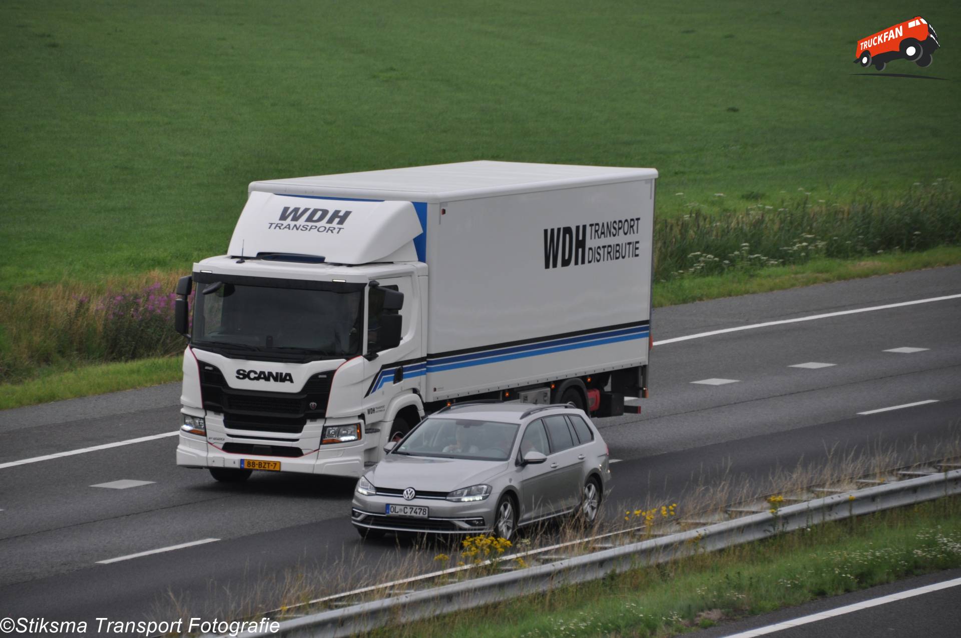 Scania P220 vrachtwagen van WDH