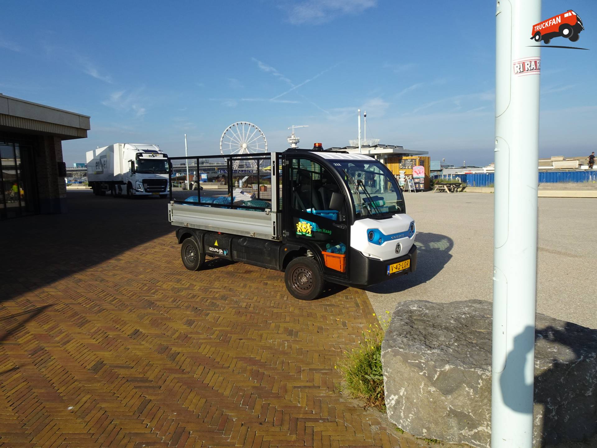 Goupil G4 op de boulevard in Scheveningen