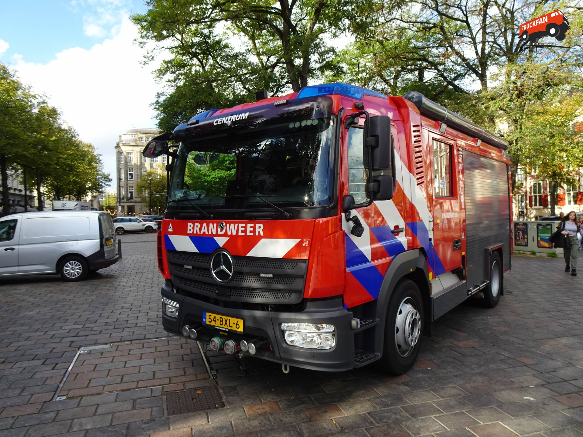 Mercedes-Benz Atego brandweerauto in Den Haag