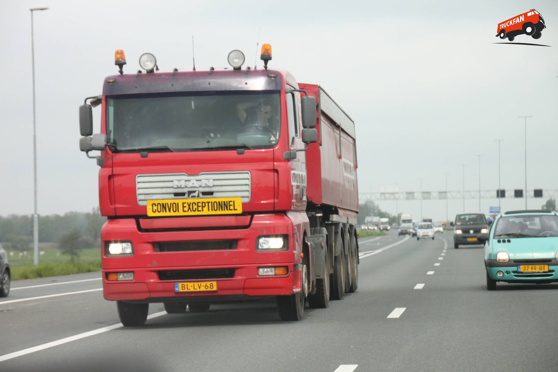 MAN TGA vrachtwagen in Zaltbommel