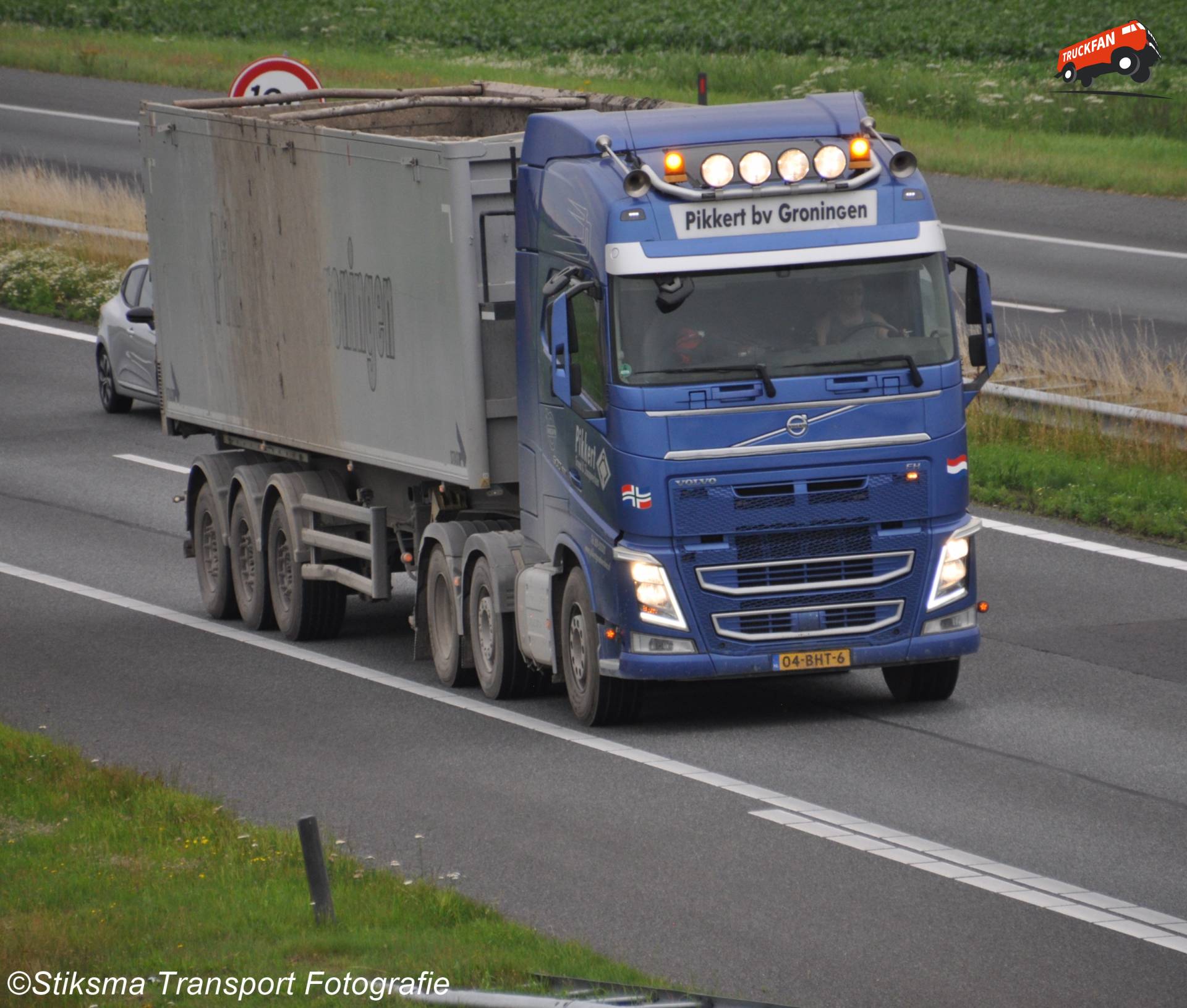 Volvo FH 4th Gen Bulk Transport Truck