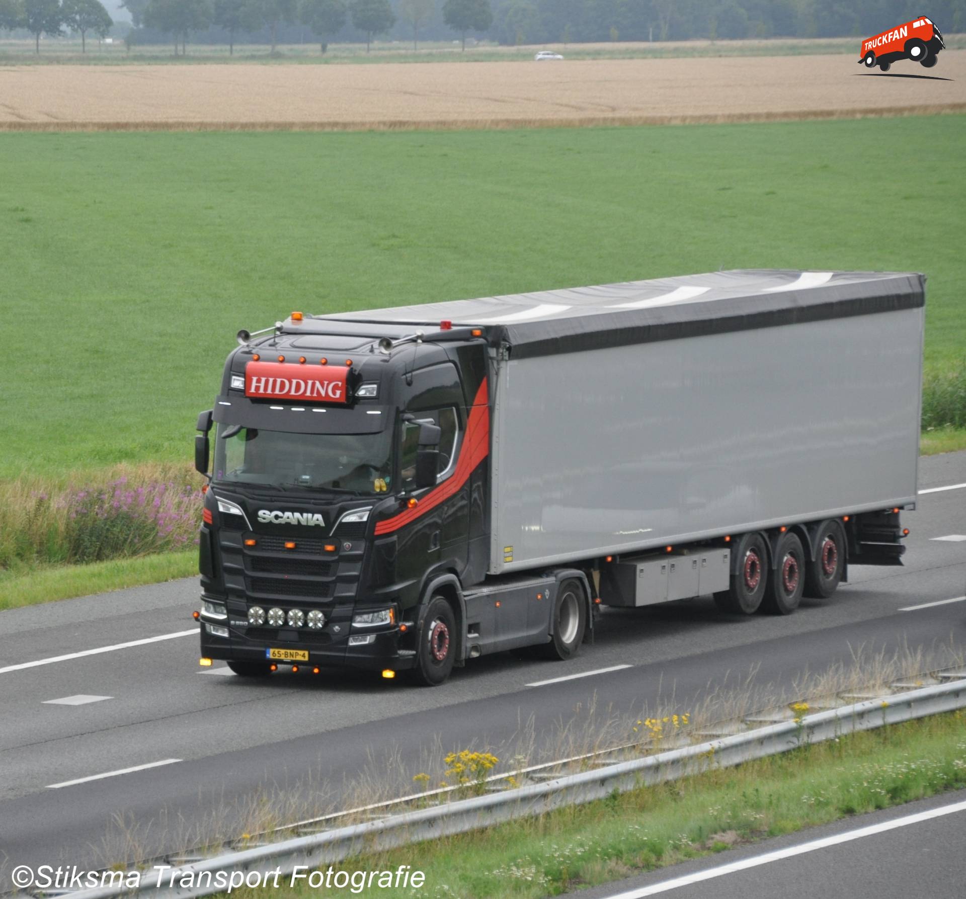 Scania S550 vrachtwagen van Loonbedrijf Hidding