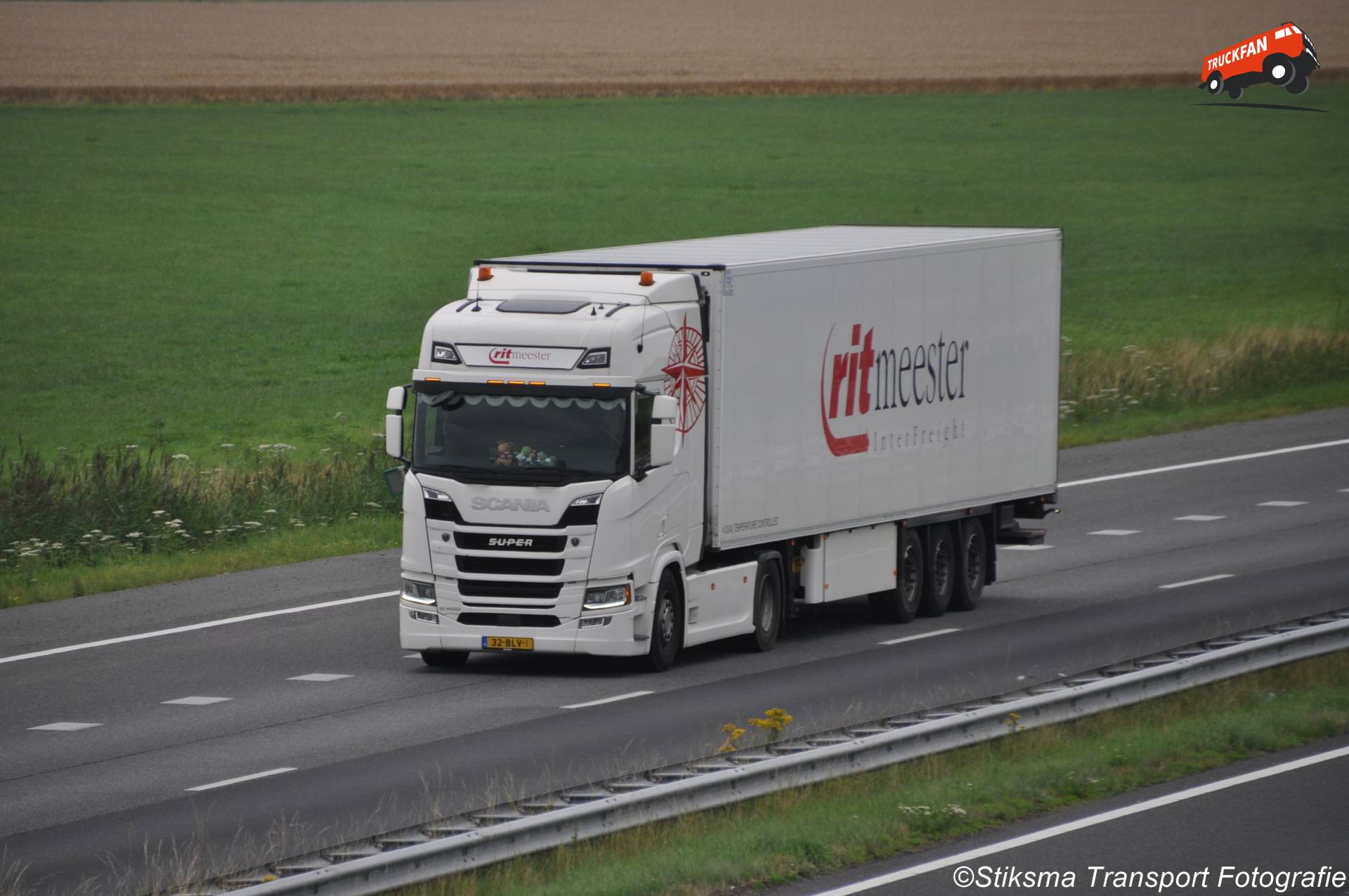 Scania R450 koel- en vriestransport truck