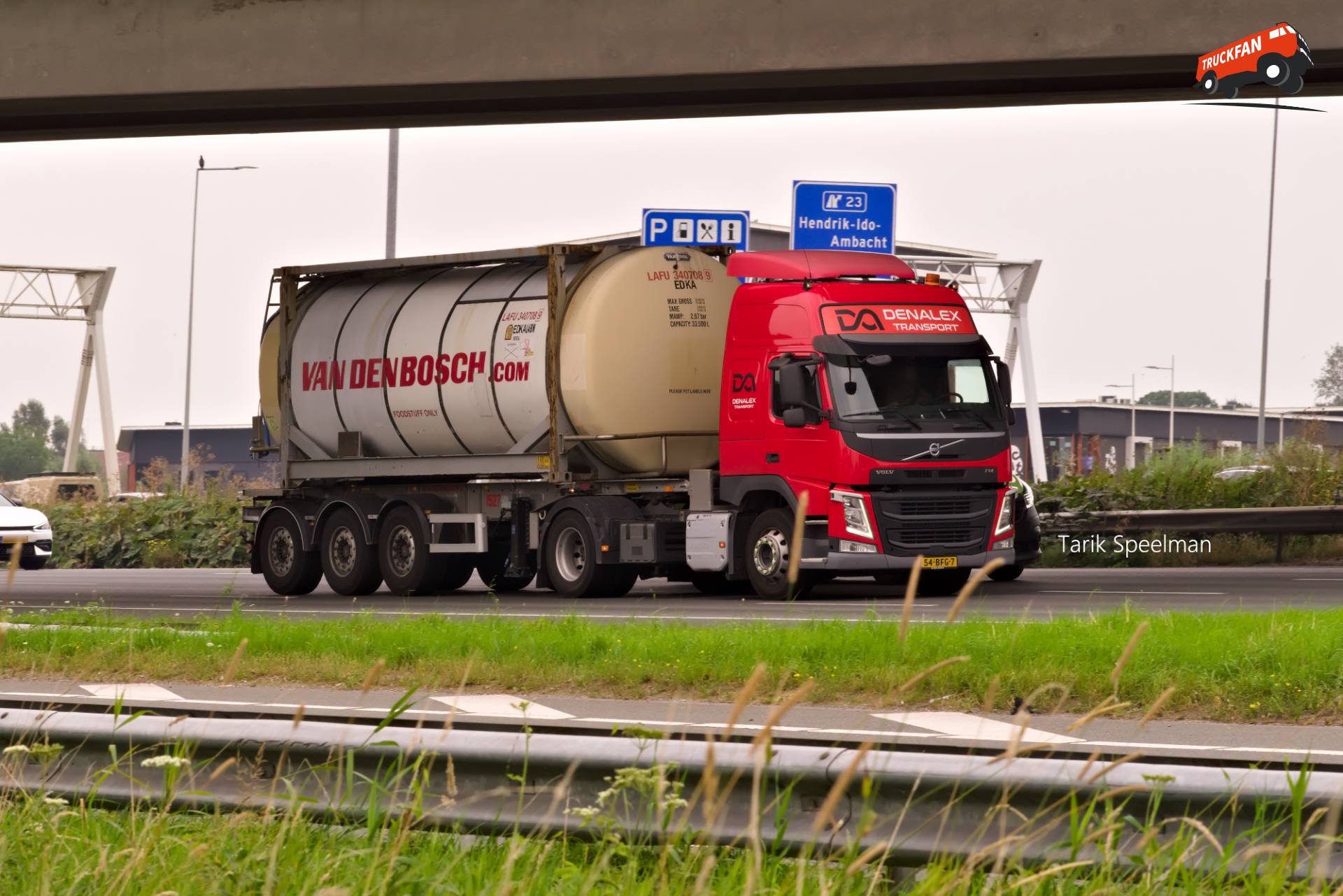 Volvo FM 4th Gen vrachtwagen met kenteken 54-BFG-7