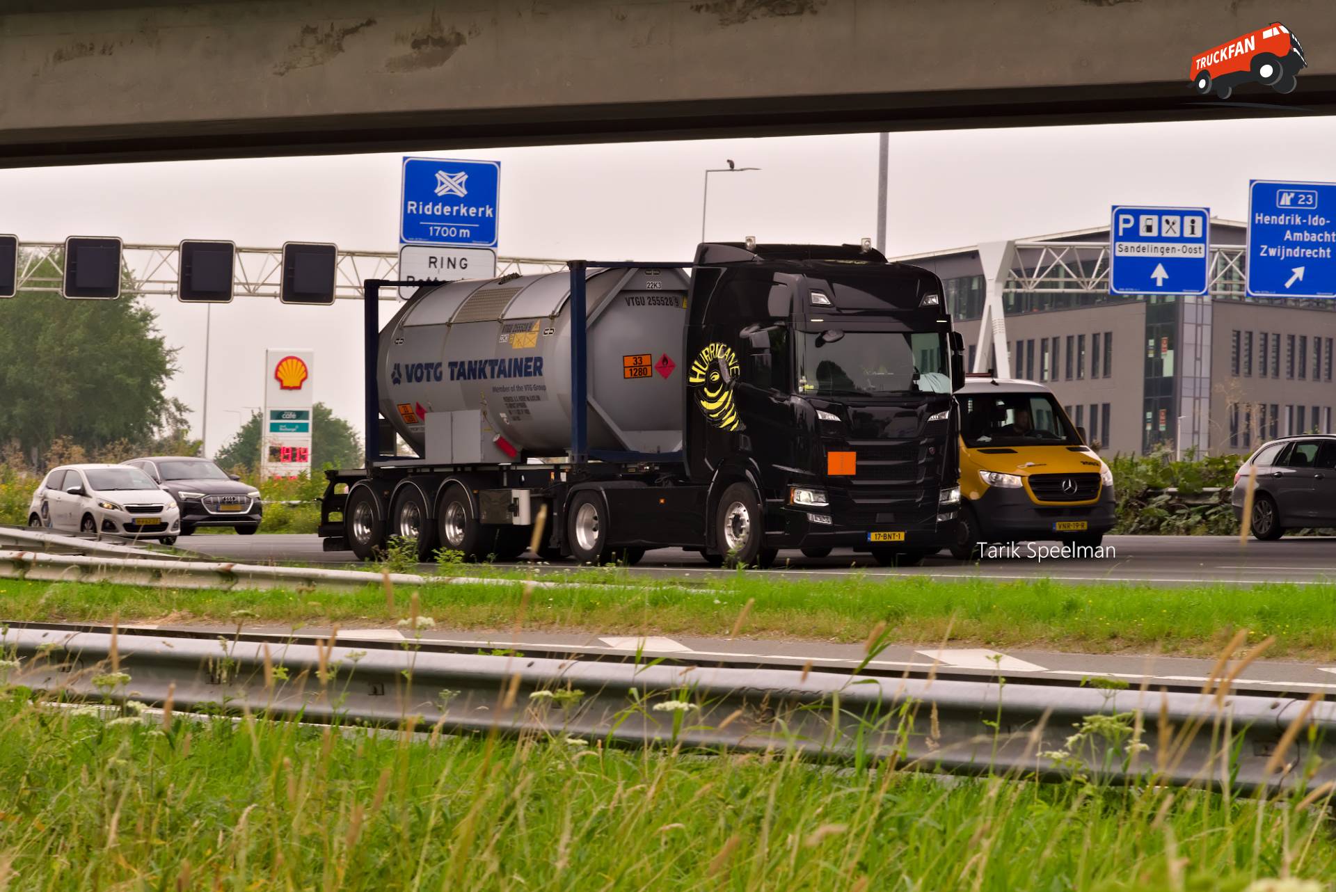 Scania R500 vrachtwagen met kenteken 17-BNT-1