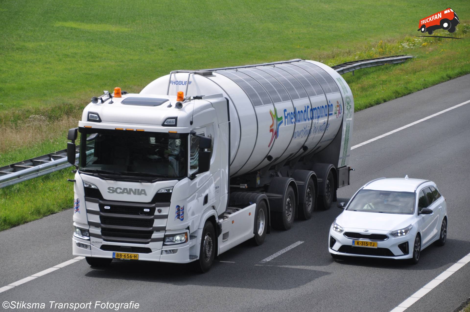Scania R420 vrachtwagen van TGN BV