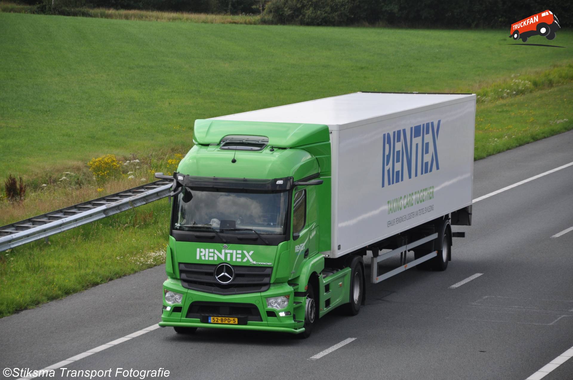 Mercedes-Benz Actros vrachtwagen van Rentex