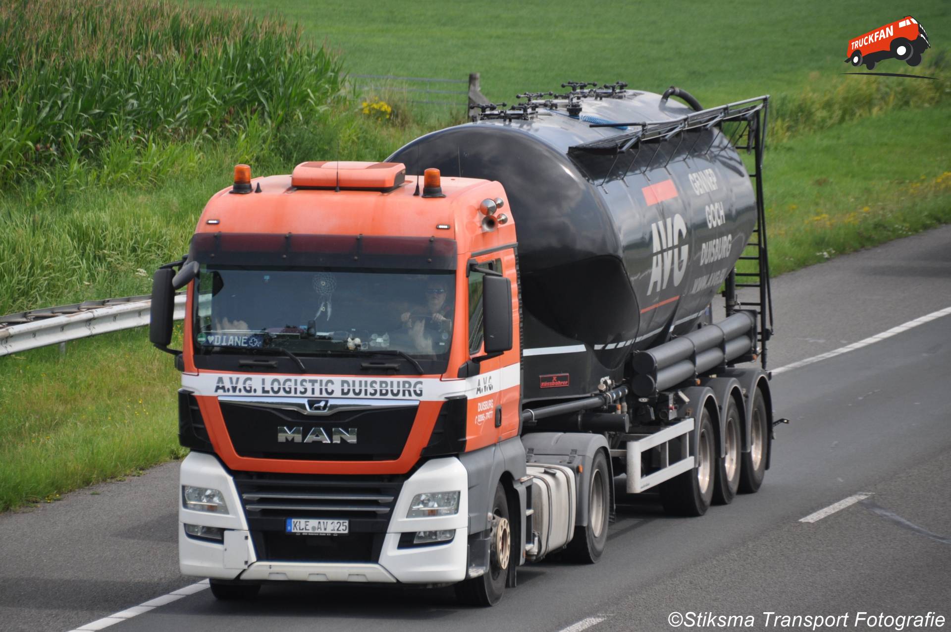 MAN TGX vrachtwagen van A.V.G. Logistic Duisburg