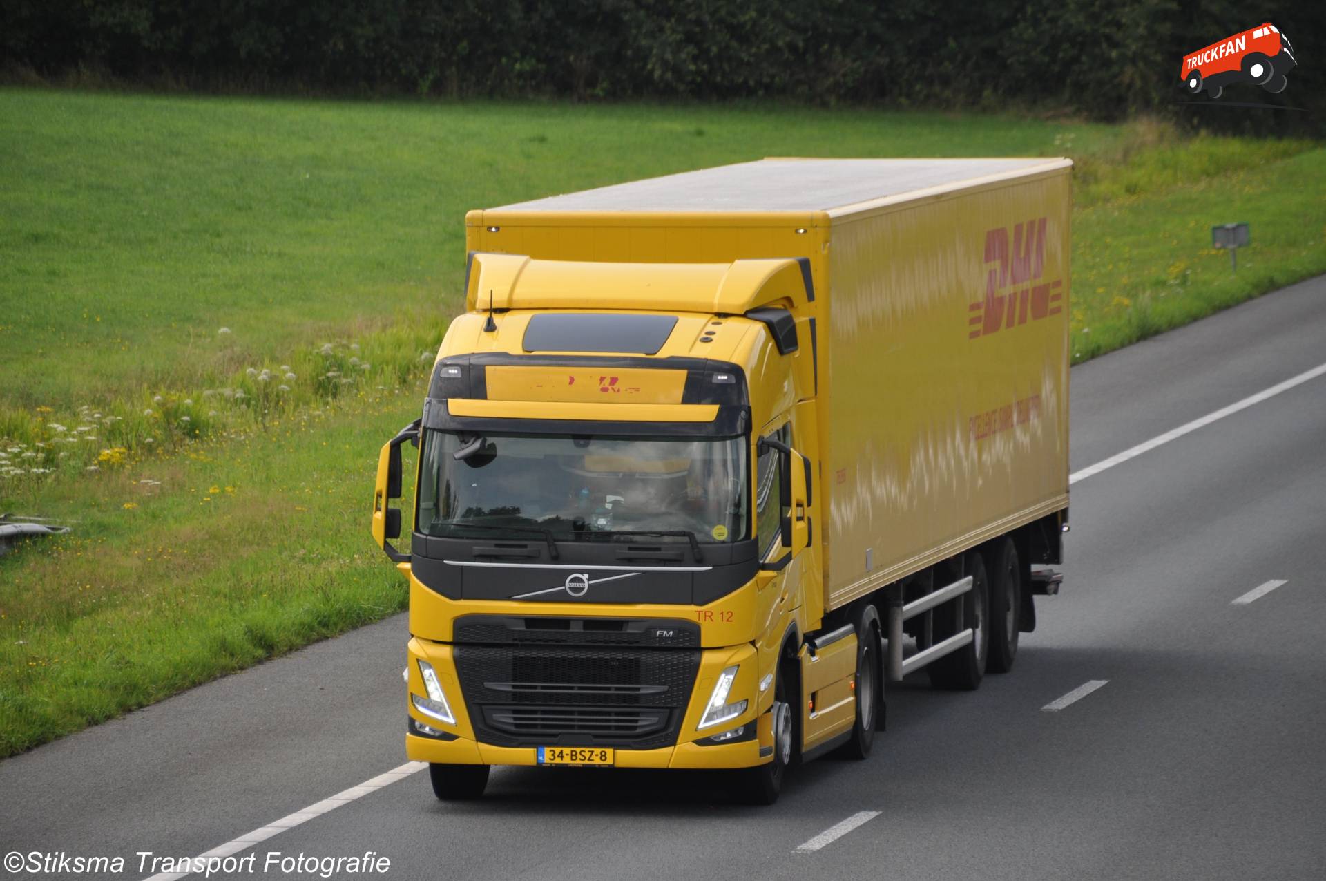 Volvo FM 5th Gen vrachtwagen van DHL
