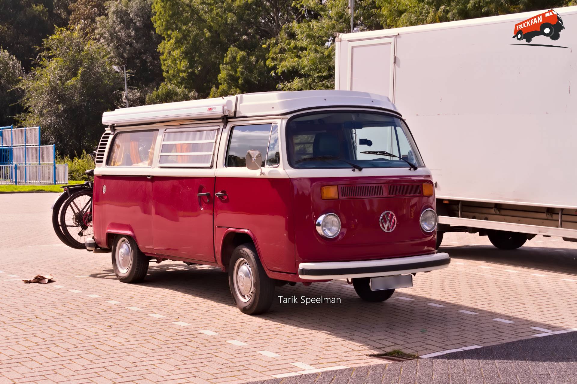 VW Transporter T2 Camper in Zwijndrecht