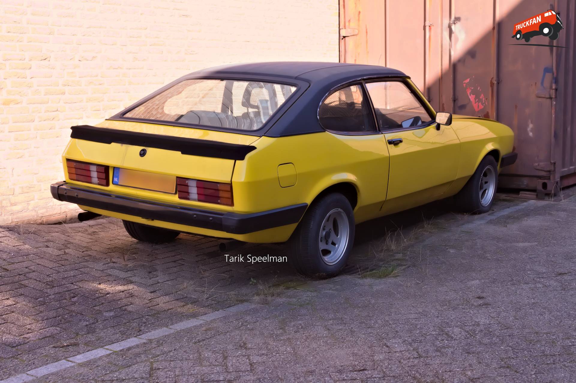 Ford Capri 2.0 personenauto in Hendrik-Ido-Ambacht