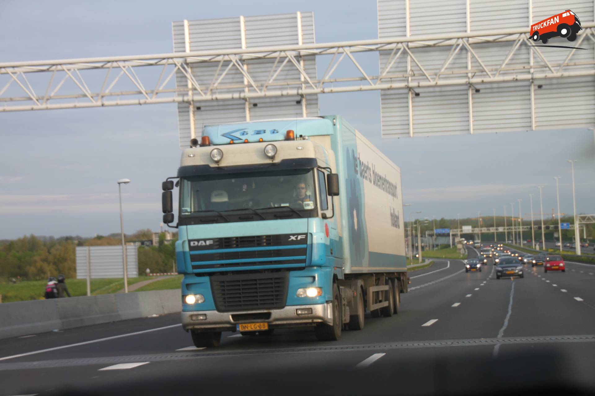 DAF XF95 vrachtwagen te Baerts