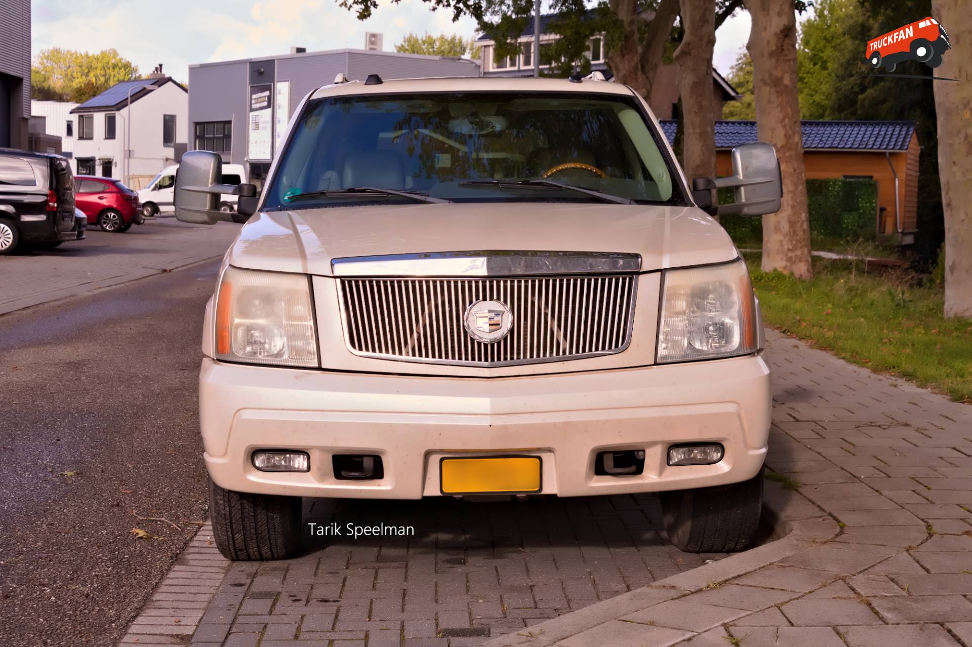 Cadillac Escalade ESV in Zwijndrecht